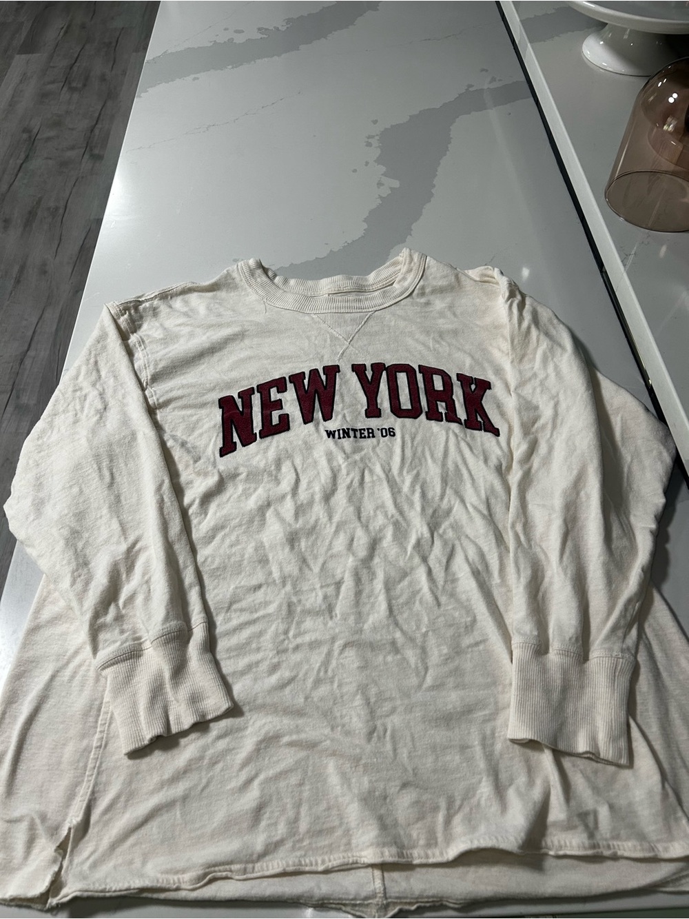 New York Graphic Crewneck Long Sleeve - Cream with Maroon Text